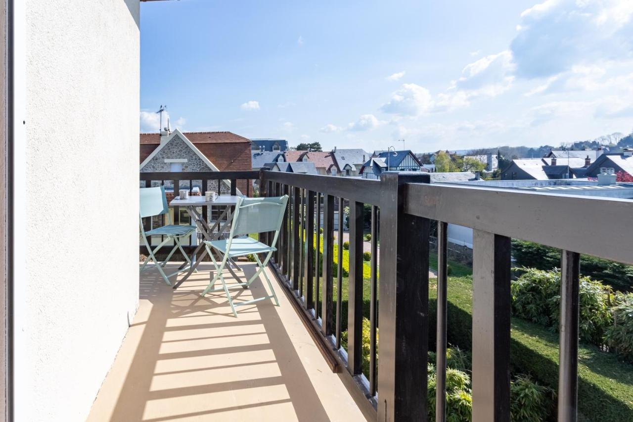 Le Carrousel - Appartement Avec Studio Attenant Deauville Exterior foto