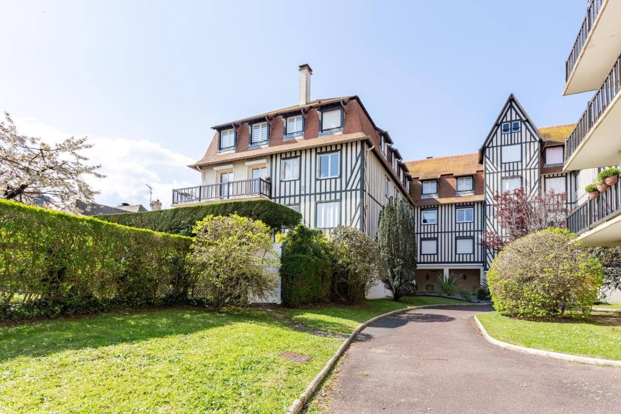Le Carrousel - Appartement Avec Studio Attenant Deauville Exterior foto